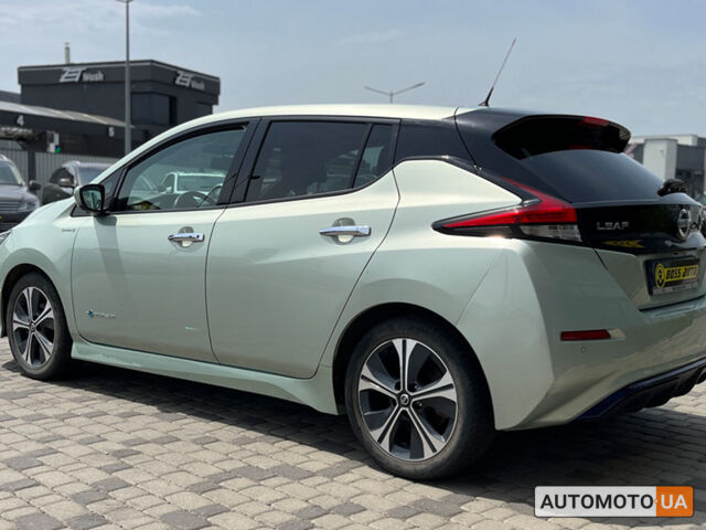 Серый Ниссан Лиф, объемом двигателя 40 л и пробегом 180 тыс. км за 14800 $, фото 4 на Automoto.ua