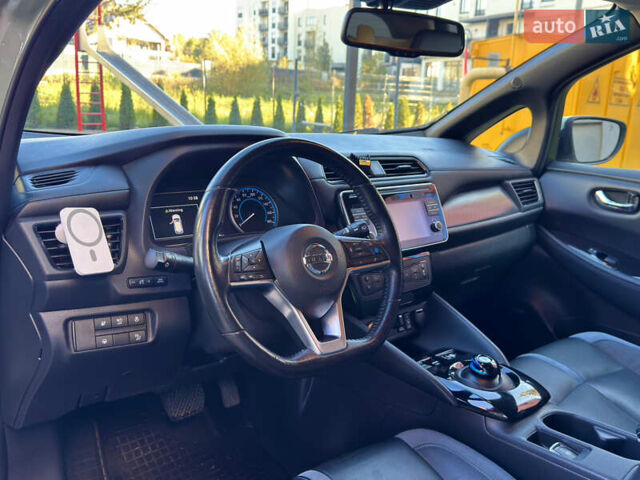 Серый Ниссан Лиф, объемом двигателя 0 л и пробегом 125 тыс. км за 12400 $, фото 13 на Automoto.ua