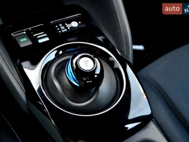 Сірий Ніссан Ліф, об'ємом двигуна 0 л та пробігом 119 тис. км за 12300 $, фото 32 на Automoto.ua