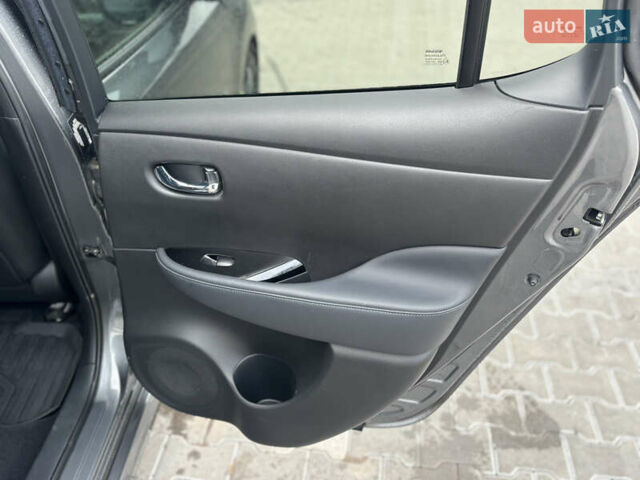 Сірий Ніссан Ліф, об'ємом двигуна 0 л та пробігом 152 тис. км за 11950 $, фото 44 на Automoto.ua