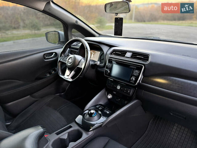 Серый Ниссан Лиф, объемом двигателя 0 л и пробегом 150 тыс. км за 10800 $, фото 19 на Automoto.ua