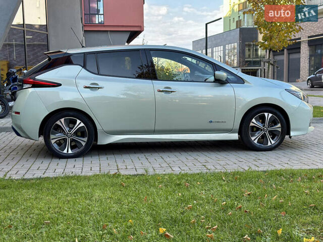 Серый Ниссан Лиф, объемом двигателя 0 л и пробегом 132 тыс. км за 12400 $, фото 6 на Automoto.ua