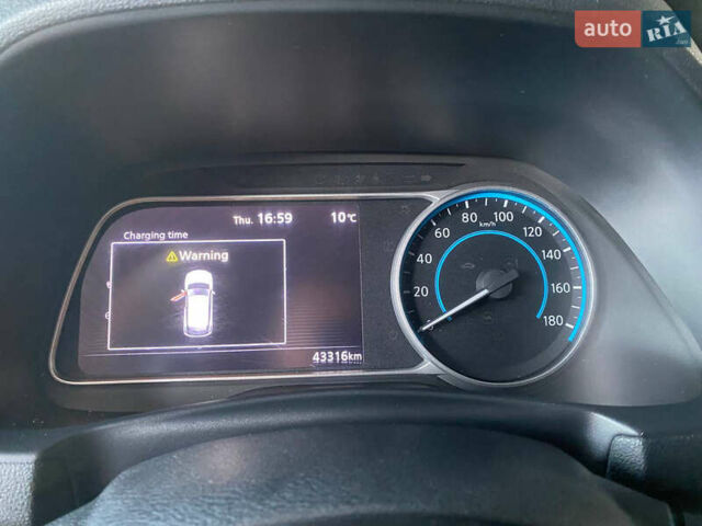 Серый Ниссан Лиф, объемом двигателя 0 л и пробегом 43 тыс. км за 12999 $, фото 14 на Automoto.ua