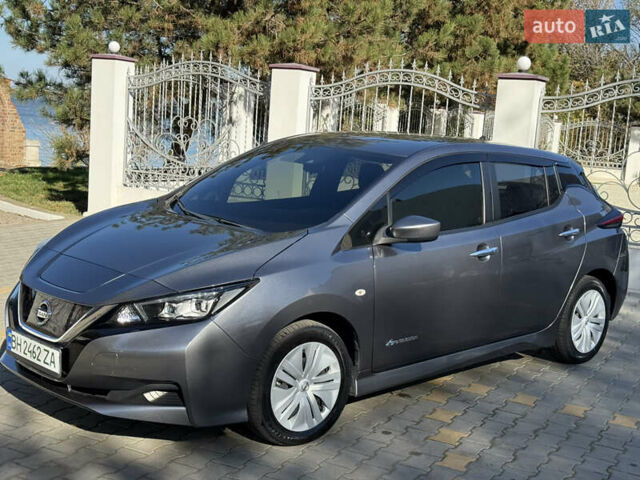 Серый Ниссан Лиф, объемом двигателя 0 л и пробегом 88 тыс. км за 11900 $, фото 5 на Automoto.ua