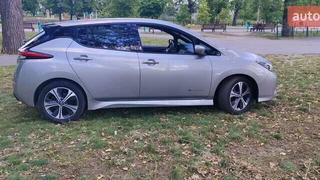 Серый Ниссан Лиф, объемом двигателя 0 л и пробегом 80 тыс. км за 13200 $, фото 4 на Automoto.ua