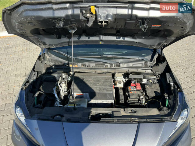 Сірий Ніссан Ліф, об'ємом двигуна 0 л та пробігом 143 тис. км за 12550 $, фото 19 на Automoto.ua