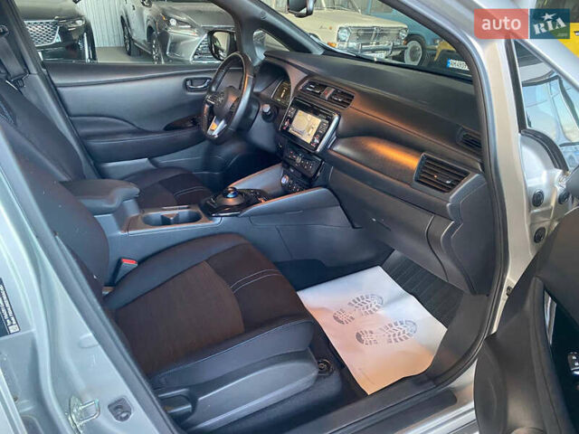 Серый Ниссан Лиф, объемом двигателя 0 л и пробегом 43 тыс. км за 12999 $, фото 9 на Automoto.ua