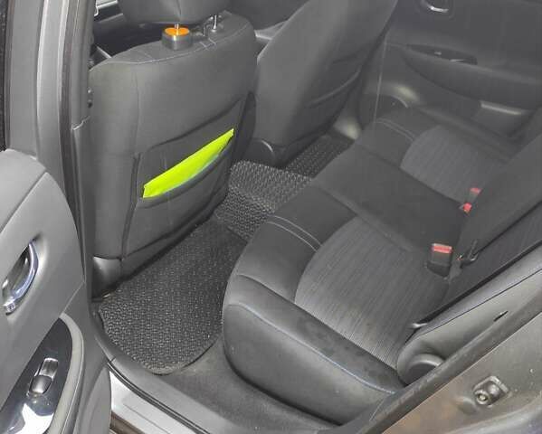 Серый Ниссан Лиф, объемом двигателя 0 л и пробегом 126 тыс. км за 12200 $, фото 23 на Automoto.ua