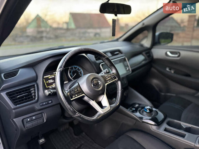 Серый Ниссан Лиф, объемом двигателя 0 л и пробегом 150 тыс. км за 10800 $, фото 18 на Automoto.ua