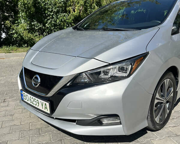 Серый Ниссан Лиф, объемом двигателя 0 л и пробегом 87 тыс. км за 12200 $, фото 2 на Automoto.ua