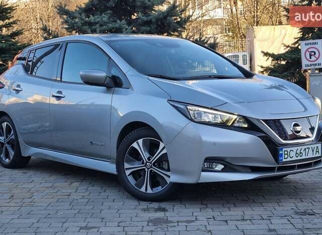 Сірий Ніссан Ліф, об'ємом двигуна 0 л та пробігом 95 тис. км за 13100 $, фото 4 на Automoto.ua