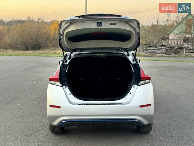 Серый Ниссан Лиф, объемом двигателя 0 л и пробегом 150 тыс. км за 10800 $, фото 29 на Automoto.ua