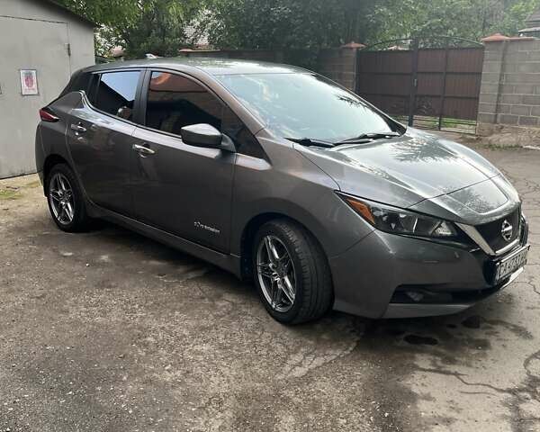 Сірий Ніссан Ліф, об'ємом двигуна 0 л та пробігом 82 тис. км за 14300 $, фото 2 на Automoto.ua