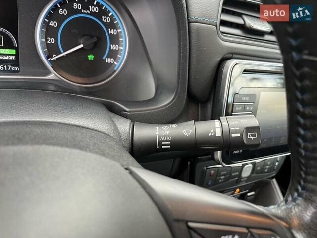 Сірий Ніссан Ліф, об'ємом двигуна 0 л та пробігом 144 тис. км за 12699 $, фото 31 на Automoto.ua