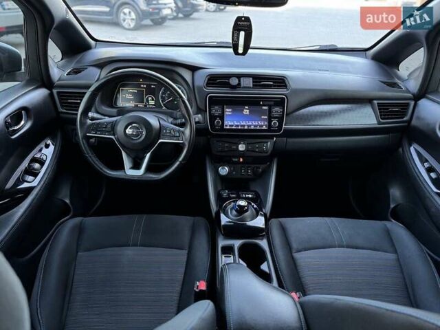 Серый Ниссан Лиф, объемом двигателя 0 л и пробегом 160 тыс. км за 11999 $, фото 9 на Automoto.ua