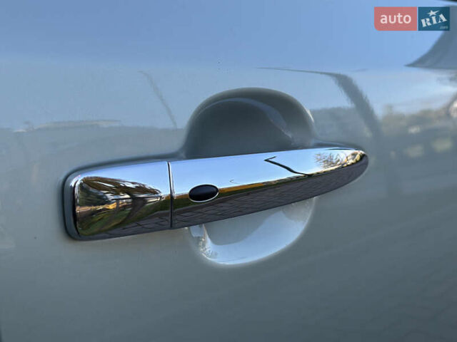 Серый Ниссан Лиф, объемом двигателя 0 л и пробегом 125 тыс. км за 12400 $, фото 9 на Automoto.ua