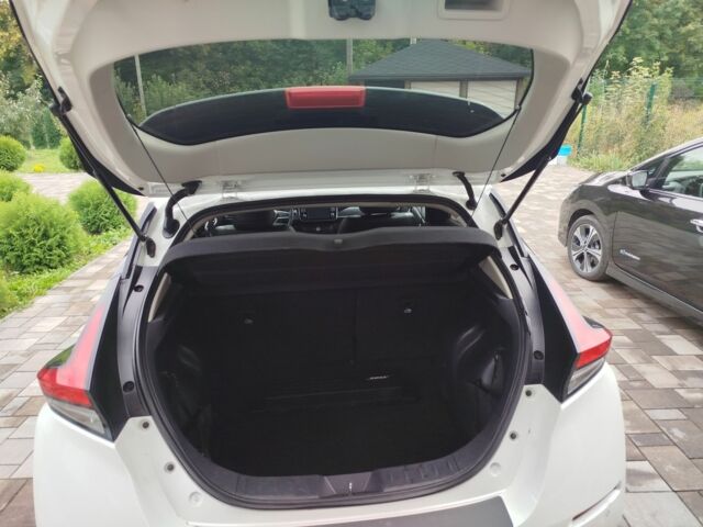 Серый Ниссан Лиф, объемом двигателя 0 л и пробегом 139 тыс. км за 11100 $, фото 6 на Automoto.ua