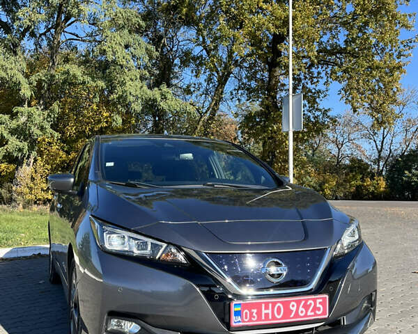 Сірий Ніссан Ліф, об'ємом двигуна 0 л та пробігом 143 тис. км за 12550 $, фото 1 на Automoto.ua
