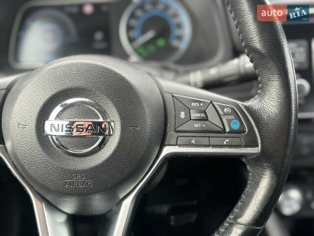Сірий Ніссан Ліф, об'ємом двигуна 0 л та пробігом 152 тис. км за 11950 $, фото 36 на Automoto.ua
