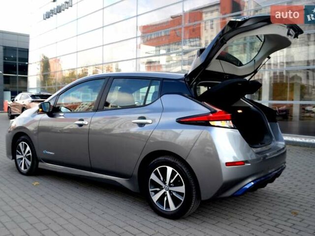 Сірий Ніссан Ліф, об'ємом двигуна 0 л та пробігом 119 тис. км за 12300 $, фото 157 на Automoto.ua