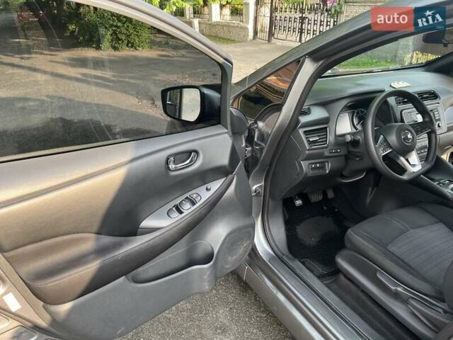Сірий Ніссан Ліф, об'ємом двигуна 0 л та пробігом 82 тис. км за 14300 $, фото 9 на Automoto.ua