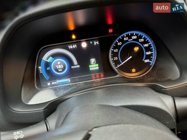 Серый Ниссан Лиф, объемом двигателя 0 л и пробегом 176 тыс. км за 12500 $, фото 6 на Automoto.ua