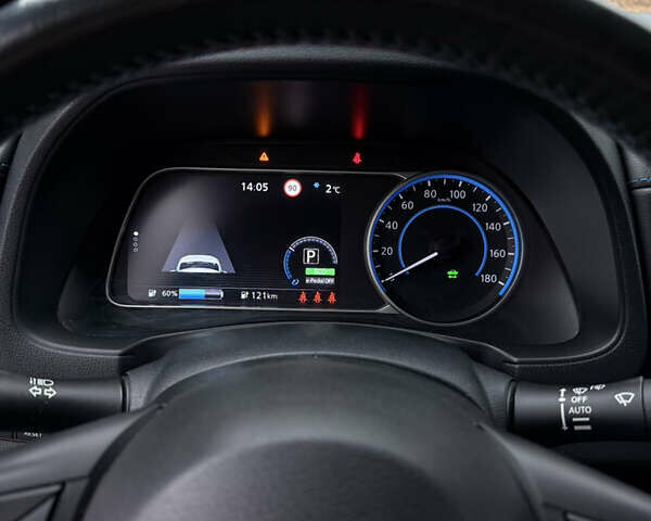 Серый Ниссан Лиф, объемом двигателя 0 л и пробегом 130 тыс. км за 11999 $, фото 35 на Automoto.ua