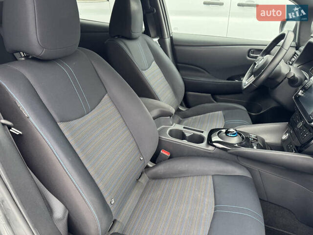 Серый Ниссан Лиф, объемом двигателя 0 л и пробегом 74 тыс. км за 11000 $, фото 9 на Automoto.ua