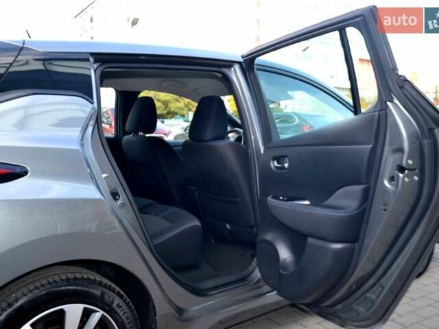 Сірий Ніссан Ліф, об'ємом двигуна 0 л та пробігом 119 тис. км за 12300 $, фото 151 на Automoto.ua