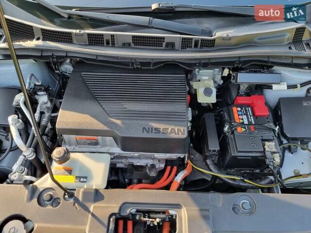 Сірий Ніссан Ліф, об'ємом двигуна 0 л та пробігом 173 тис. км за 10850 $, фото 36 на Automoto.ua