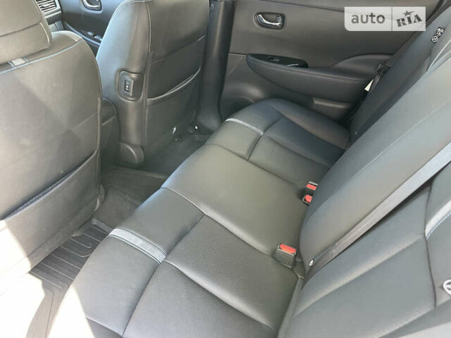 Серый Ниссан Лиф, объемом двигателя 0 л и пробегом 110 тыс. км за 13300 $, фото 21 на Automoto.ua