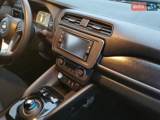 Сірий Ніссан Ліф, об'ємом двигуна 0 л та пробігом 45 тис. км за 12500 $, фото 17 на Automoto.ua