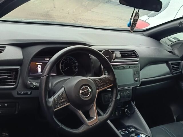 Сірий Ніссан Ліф, об'ємом двигуна 0 л та пробігом 12 тис. км за 16500 $, фото 3 на Automoto.ua