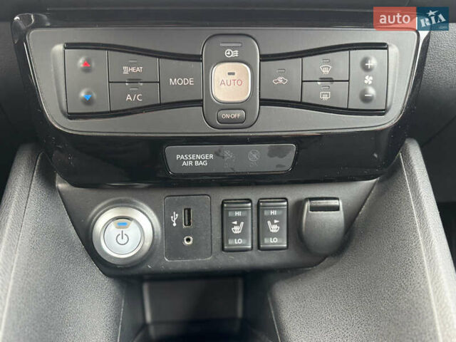 Сірий Ніссан Ліф, об'ємом двигуна 0 л та пробігом 152 тис. км за 11950 $, фото 33 на Automoto.ua