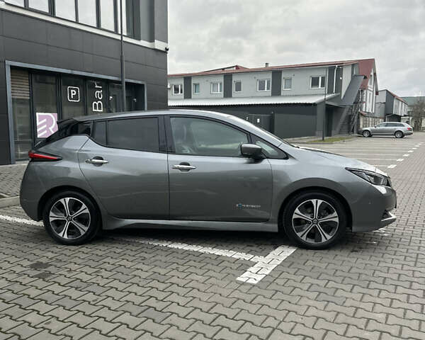 Серый Ниссан Лиф, объемом двигателя 0 л и пробегом 40 тыс. км за 14500 $, фото 3 на Automoto.ua