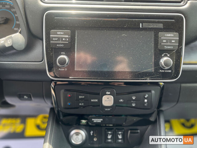 Серый Ниссан Лиф, объемом двигателя 40 л и пробегом 180 тыс. км за 14800 $, фото 15 на Automoto.ua