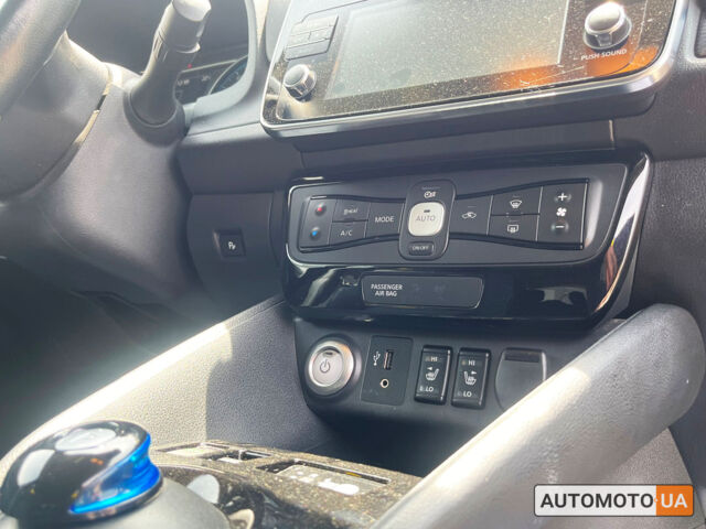 Серый Ниссан Лиф, объемом двигателя 40 л и пробегом 180 тыс. км за 14800 $, фото 17 на Automoto.ua