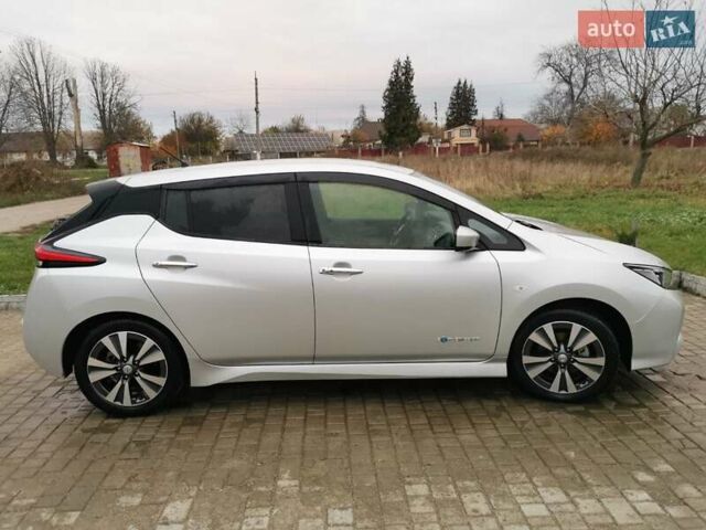 Сірий Ніссан Ліф, об'ємом двигуна 0 л та пробігом 45 тис. км за 12500 $, фото 4 на Automoto.ua