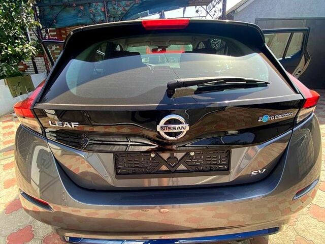 Серый Ниссан Лиф, объемом двигателя 0.11 л и пробегом 138 тыс. км за 13500 $, фото 3 на Automoto.ua