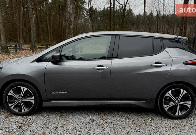 Серый Ниссан Лиф, объемом двигателя 0 л и пробегом 130 тыс. км за 11999 $, фото 8 на Automoto.ua