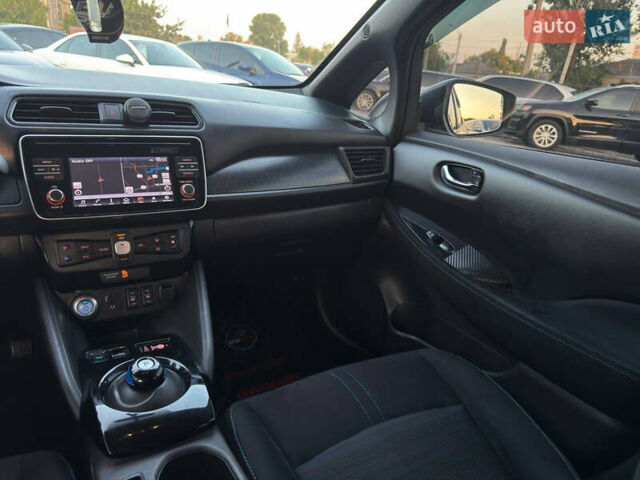 Серый Ниссан Лиф, объемом двигателя 0 л и пробегом 158 тыс. км за 11800 $, фото 22 на Automoto.ua