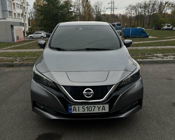 Серый Ниссан Лиф, объемом двигателя 0 л и пробегом 105 тыс. км за 12500 $, фото 10 на Automoto.ua