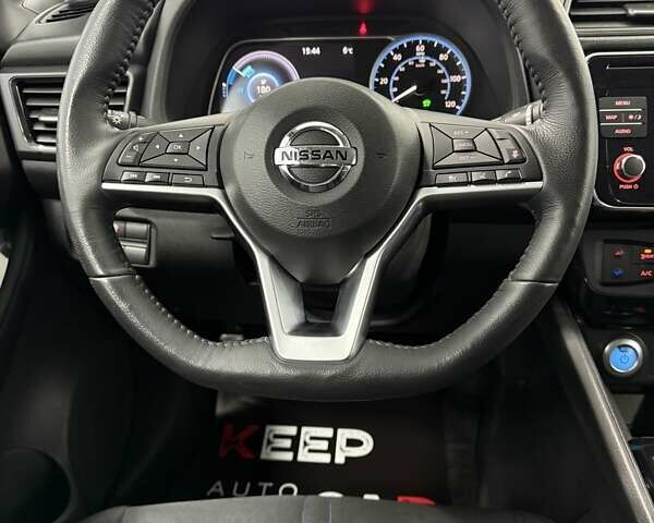 Серый Ниссан Лиф, объемом двигателя 0 л и пробегом 70 тыс. км за 13500 $, фото 26 на Automoto.ua