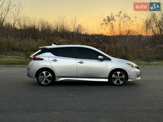 Серый Ниссан Лиф, объемом двигателя 0 л и пробегом 150 тыс. км за 10800 $, фото 10 на Automoto.ua