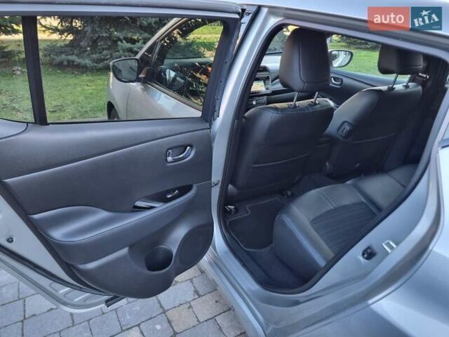 Сірий Ніссан Ліф, об'ємом двигуна 0 л та пробігом 95 тис. км за 13100 $, фото 28 на Automoto.ua