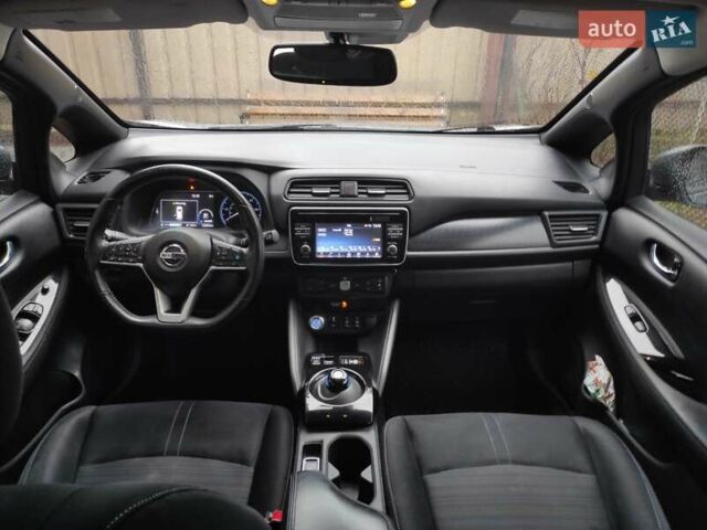Серый Ниссан Лиф, объемом двигателя 0 л и пробегом 126 тыс. км за 12200 $, фото 24 на Automoto.ua