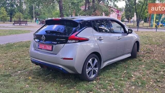 Серый Ниссан Лиф, объемом двигателя 0 л и пробегом 80 тыс. км за 13200 $, фото 6 на Automoto.ua