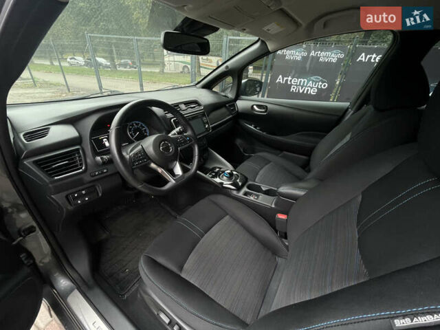 Серый Ниссан Лиф, объемом двигателя 0 л и пробегом 125 тыс. км за 12100 $, фото 11 на Automoto.ua