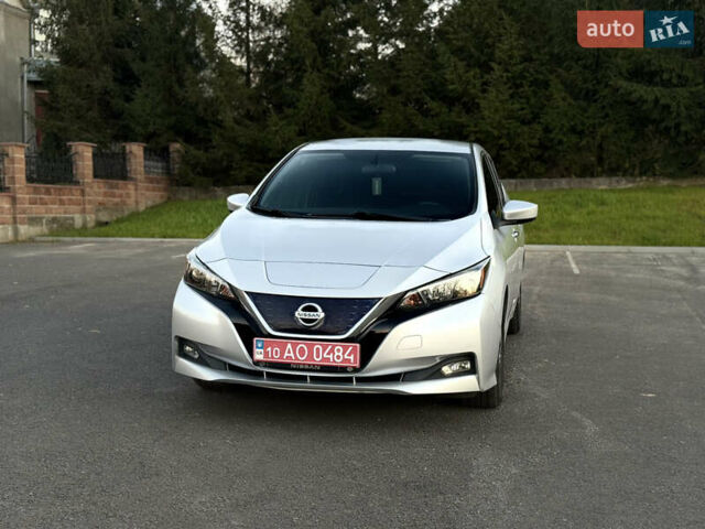 Серый Ниссан Лиф, объемом двигателя 0 л и пробегом 150 тыс. км за 10800 $, фото 1 на Automoto.ua