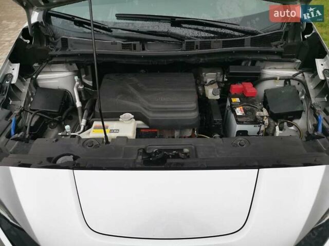 Сірий Ніссан Ліф, об'ємом двигуна 0 л та пробігом 45 тис. км за 12500 $, фото 22 на Automoto.ua